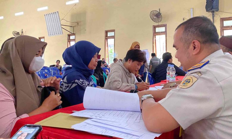 Photo of Warga Terdampak Jalan Tol Kertosono-Kediri Terima UGR, Total Capai Rp95 Miliar dari 66 Bidang
