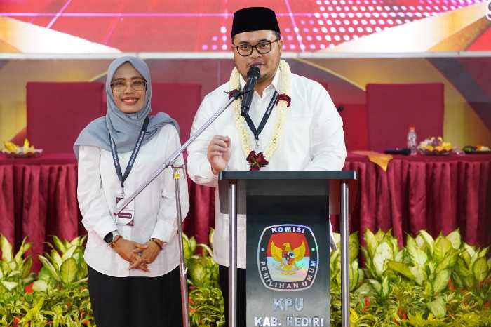 Photo of Survei SMRC :  Dhito – Dewi Unggul Telak, Deny-Mudawamah Tertinggal Jauh