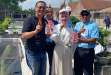 Photo of Door to Door, Mbak Vinanda Kenalkan Sapta Cita ke Warga Ketami
