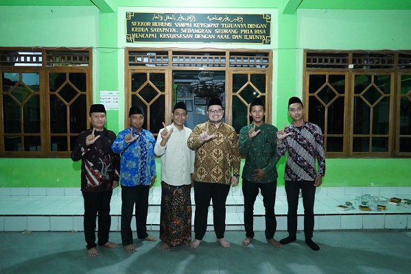 Photo of Periode Pertama Mas Dhito Tuai Pujian Dari Pengasuh Ponpes