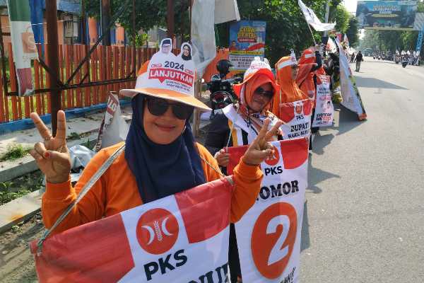 Photo of Perkenalkan Cabup-Cagub, Ratusan Kader PKS Kabupaten Kediri Gelar Flash Mob
