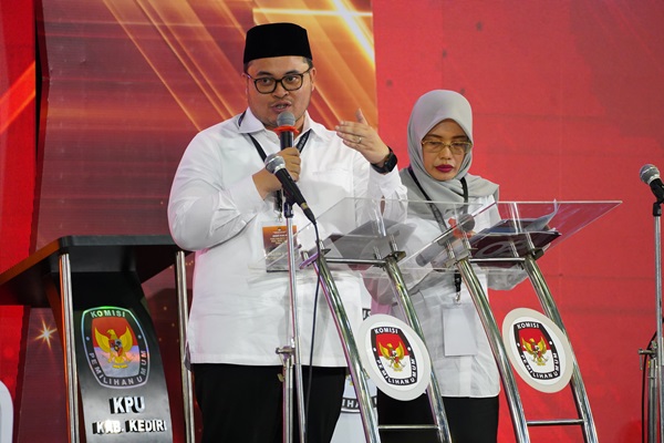 Photo of Problematika Pendidikan di Daerah Pinggiran, Ini Langkah Mas Dhito