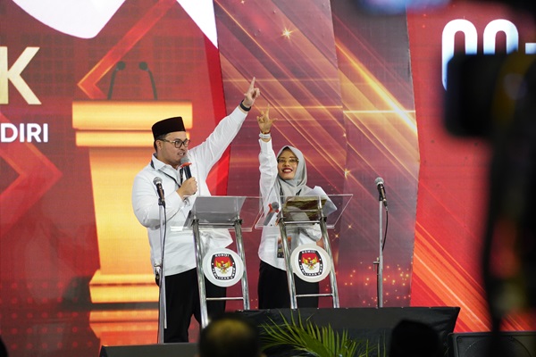 Photo of Survei Indikator Tegaskan Keunggulan Pasangan Dhito-Dewi Pada Debat Pilkada 2024