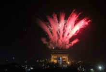 Photo of Kilau Warna-Warni Kembang Api di Langit SLG, Sambut Tahun Baru 2025 Dengan Semarak