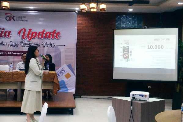 Photo of Judol-Pinjol Ilegal-Investasi Bodong Mengancam, OJK Kediri Ibaratkan Segitiga Setan