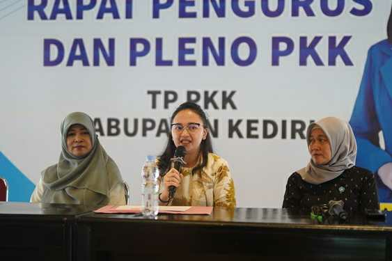 Photo of Antisipasi Tindak Asusila di Bawah Umur, Mbak Cicha Dorong Kader PKK Lebih Peduli Lingkungan Sekitar