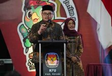 Photo of Ditetapkan Sebagai Bupati-Wabup Terpilih, Mas Dhito – Mbak Dewi Ajak Semua Pihak Bersatu Bangun Kejayaan Kediri