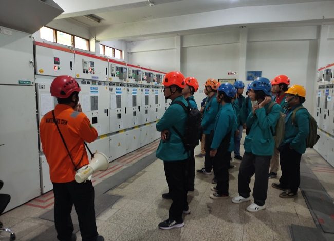 Photo of Mahasiswa Teknik Elektro Uniska Kediri Belajar Langsung di Gardu Induk Banaran