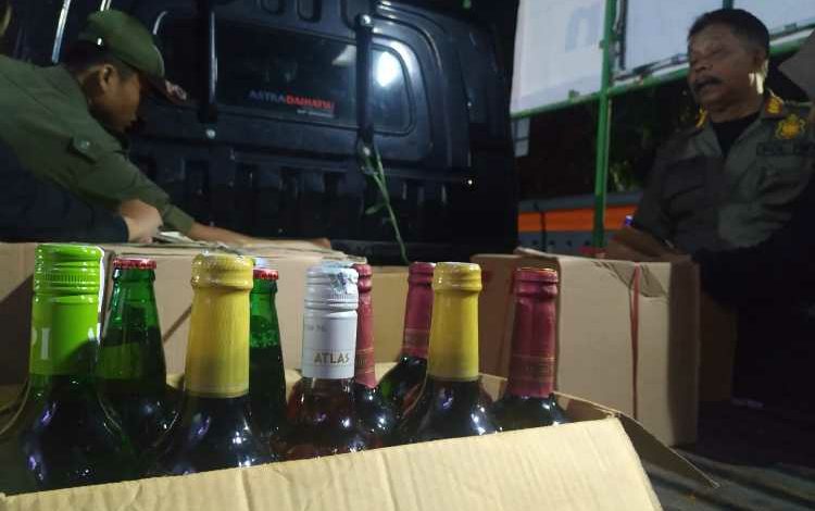 Photo of Antisipasi Gangguan Ketertiban, Satpol PP Kota Kediri Gelar Razia Miras Jelang Ramadhan