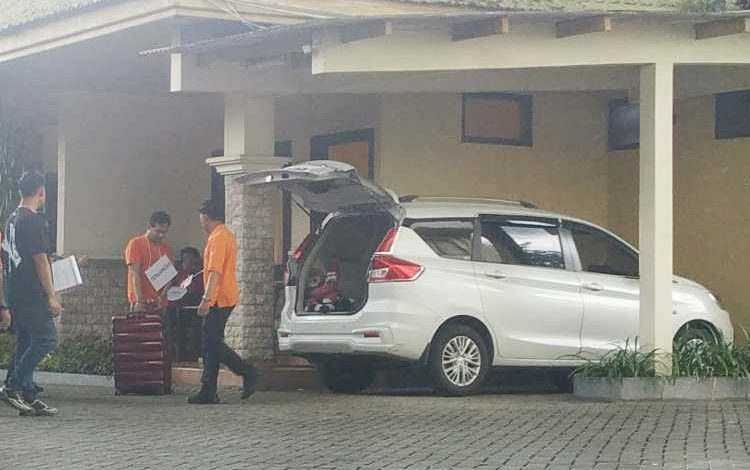 Photo of Rekonstruksi Pembunuhan Uswatun Khasanah di Kota Kediri, Antok Seorang Diri Habisi Korban di Dalam Kamar Hotel