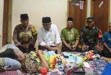 Photo of Wawali Kediri Serahkan Bantuan ke 30 Eks ODGJ , Ingatkan Pentingnya Peran Aktif Masyarakat