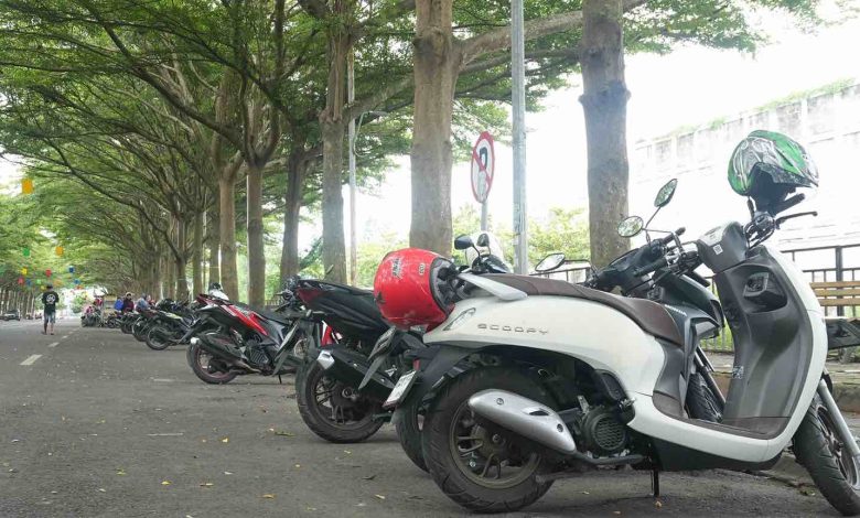 Photo of Kerap Diingatkan Petugas, Juru Parkir Liar di Kawasan SLG Tetap Bandel
