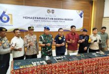 Photo of Targetkan Zero Halinar, Lapas Kediri Bersama Tim Gabungan Geledah Seluruh Blok WBP