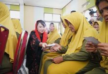 Photo of Halal Bihalal bersama Lansia, Mbak Cicha: Bentuk Perhatian Kesehatan Fisik dan Mental