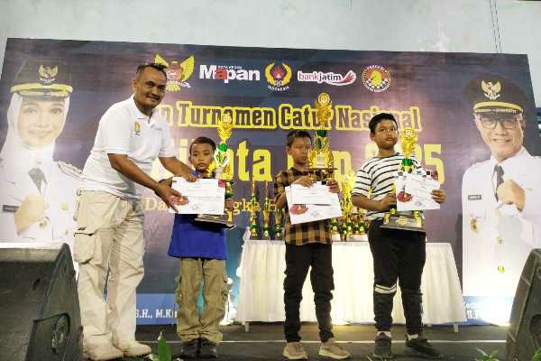 Photo of Ratusan Atlet Catur Serbu Walikota Cup 2025 Kota Kediri, Saling Beradu Skill dan Kemampuan