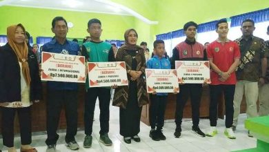 Photo of Pemkab Kediri Salurkan BERANI Bagi Puluhan Atlet Berprestasi