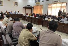 Photo of Warga Manggis Kediri Geruduk Kantor Pemkab Tuntut Hak Kelola Lahan, Ini Hasil Audiensinya