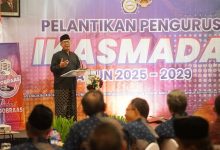 Photo of Gus Qowim Hadiri Pelantikan Dewan Pengurus – Dewan Penasihat IKASMADA 2025-2029