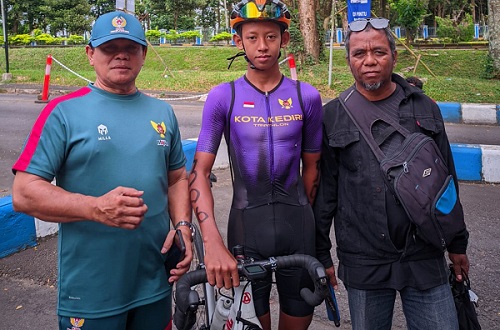Photo of Atlet Triathlon Kota Kediri Ad’ya Abdhi Pangestu Raih Medali Perak