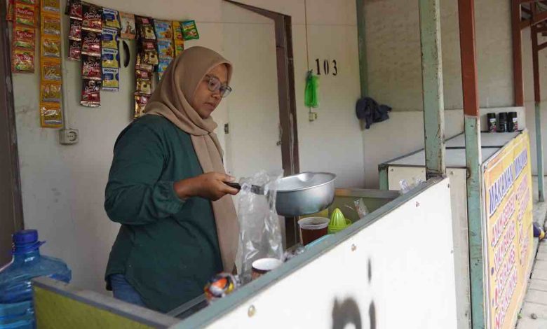 Photo of Sentra PKL SLG Semakin Diminati, Pedagang Kuliner Mulai Tempati Lapak