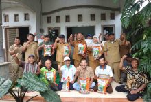 Photo of Respon Cepat Ringankan Beban Petani, Mas Dhito Dropping Ribuan Kilogram Benih Jagung dan Padi