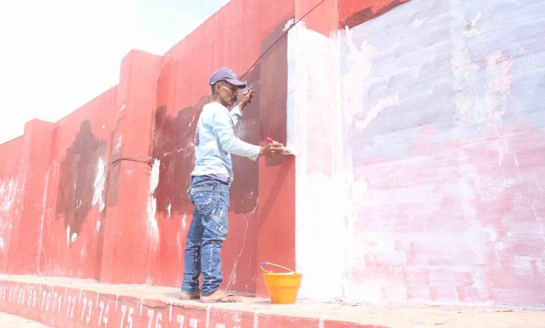 Photo of Stadion Brawijaya Dicat Ulang, Gunakan Warna Kebesaran Ungu