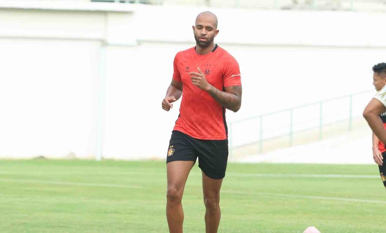 Photo of Persik Kediri Rekrut Bek Tangguh Asal Brasil Lucas Gama Moreira