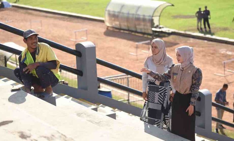 Photo of Cek Perbaikan Stadion Brawijaya, Komitmen Mbak Wali Agar Persik Tetap Bermarkas di Kediri