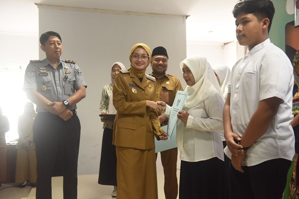 Photo of 25 WBP Terima Ijazah Kesetaraan, Mbak Wali Apresiasi Langkah Lapas Kediri