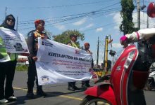 Photo of KAI Daop 7 Madiun Ajak Masyarakat “Merdeka dan Selamat” Saat Lewati Perlintasan