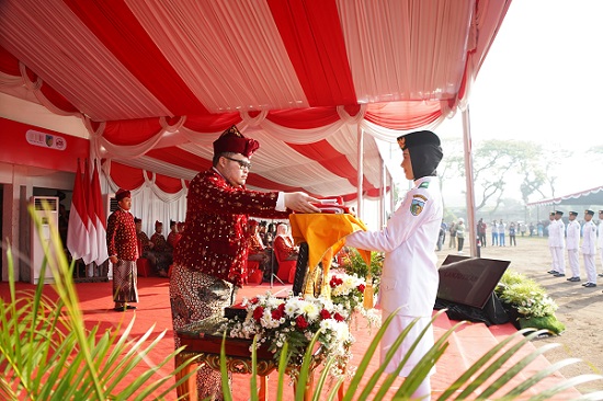 Photo of Upacara Kemerdekaan RI Ke-80, Mas Dhito Ajak Masyarakat Jaga Spirit Perjuangan Pahlawan