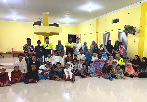 Photo of Menyemai Kepedulian, Rexline Engineering Gelar Berbagi Kepada Warga di Lamongan