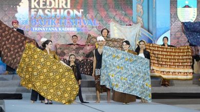 Photo of KFBF 2025 Trinayana Kadhiri Semarakkan Pengukuhan Dekranasda Kabupaten Kediri dan Launching SIM PKK