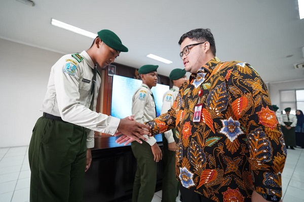 Photo of Kedatangan Siswa Taruna Brawijaya, Mas Dhito: Jadilah Petarung, Cepat Bangkit Ketika Jatuh
