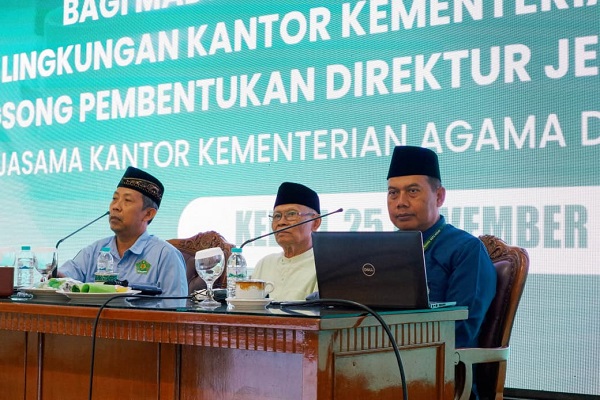 Photo of Ponpes Wali Barokah Tuan Rumah Pembinaan Administrasi dan Pelatihan EMIS MDT
