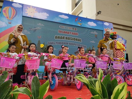 Photo of Ratusan Anak Berbagi Ceria di Puncak Hari Anak Nasional Kabupaten Kediri 2025