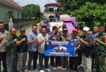 Photo of Alsintan Baru Perkuat Efektivitas Panen Petani Purwotengah, Mas Pipin Titipkan Pesan Berikut