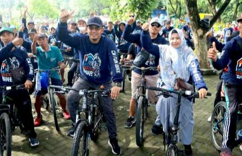 Photo of Bersepeda Bersama, Mas Tofa Ajak Masyarakat Jaga Kebiasaan Hidup Sehat