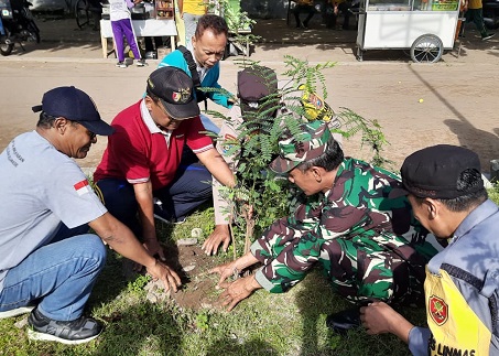 Photo of Hari Juang TNI AD 2025, Koramil 02/Pesantren Bersama DKD Tanam Ribuan Pohon di Wilayah Pesantren