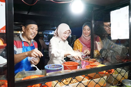 Photo of Diresmikan Mbak Wali, Sentra Kuliner Pasar Banjaran Jadi Ikon Baru Wisata Kuliner Kota Kediri