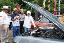 Photo of Mobil Kuno Meriahkan Jalanan Kota Kediri, Mbak Wali : Dorong Pertumbuhan Wisata
