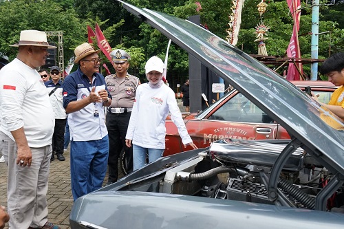 Photo of Mobil Kuno Meriahkan Jalanan Kota Kediri, Mbak Wali : Dorong Pertumbuhan Wisata