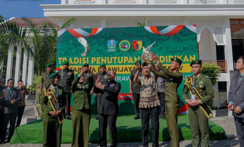 Photo of Tradisi Penutupan Pendidikan Taruna Brawijaya Angkatan V: Penanda Akhir Sebuah Perjalanan, Awal Sebuah Pengabdian