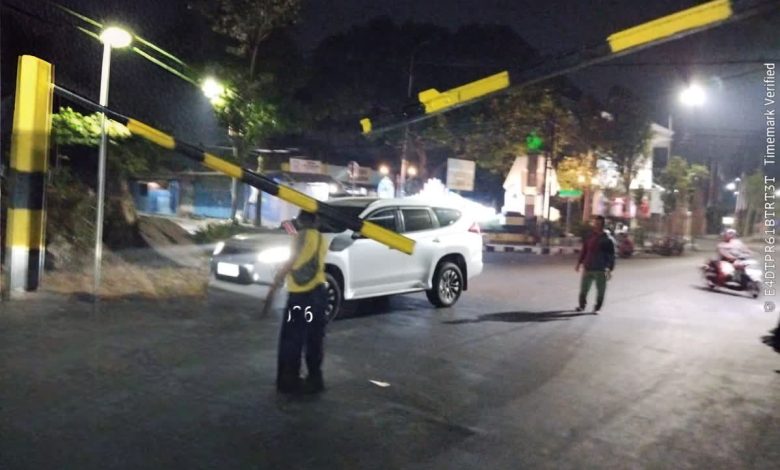 Photo of Portal Jembatan Kembali Ditabrak Kendaraan, KAI Tegaskan Patuhi Batas Ketinggian Demi Keselamatan Perjalanan Kereta Api