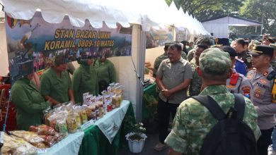 Photo of Peringati HUT Ke-81 TNI, Kodim 0809/Kediri Gelar Bazar dan UMKM di SLG