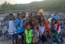 Photo of Pos Kemanusiaan SARMMI Bantu Anak-Anak NTT Bangkit