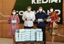Photo of Pemkot Kediri Terima Bantuan Ribuan Masker Tiga Lapis