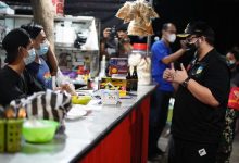 Photo of Sidak, Mas Bup Borong Makanan Agar Kafe-Warung Lekas Tutup