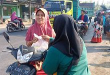 Photo of Berbagi Berkah, Ibu-Ibu Pendukung Gus Muhaimin Berbagi Puluhan Paket Sayuran