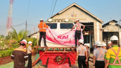 Photo of Daop 7 Madiun dan Rail Fans Hias Lokomotif KA Manja Bernuansa Merah Putih, Untuk Semarakkan HUT ke-81 RI